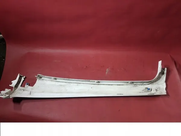 OEM 81624100193 Moldura pilar cabina izquierda MAN TGX image 4