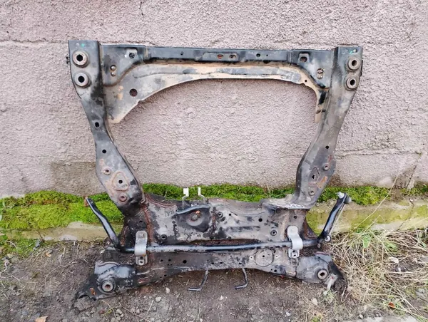 Volvo 32246365 Cuna Delantera Usada - Pieza OEM image 2