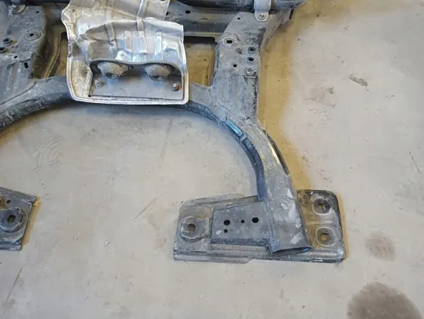 Mercedes W176 Achterbalk OEM A2463203411 Gebruikt image 3
