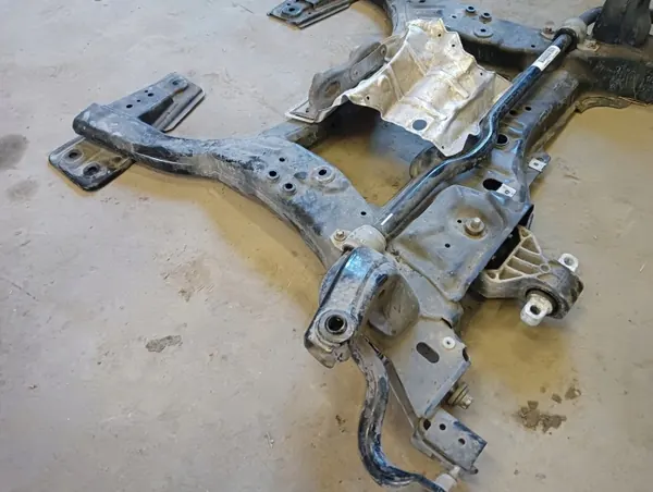 Mercedes W176 Achterbalk OEM A2463203411 Gebruikt image 7