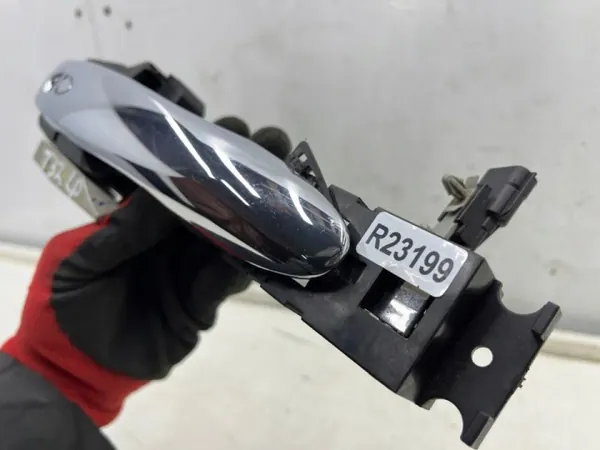 Nissan X-Trail T32 Vänster Fram Keyless Dörrhandtag image 6