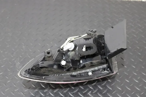 Luz trasera izquierda Renault Clio V 5 Lift 265558726R image 3