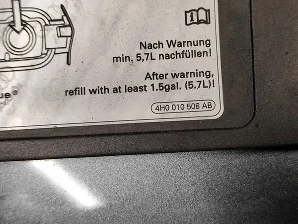 Motor da tampa de combustível AUDI A8 D2 4H0010508AB image 7