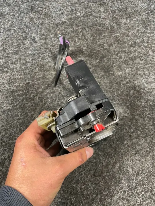 Bakre högra dörrlås Opel Astra H Zafira B image 6