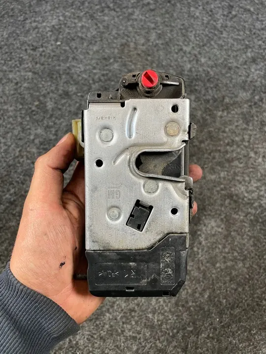 Bakre högra dörrlås Opel Astra H Zafira B image 8