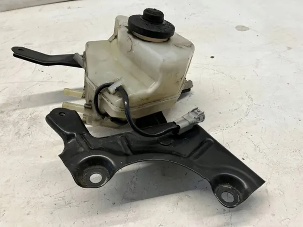 Bremsflüssigkeitsbehälter OYT21947 für Prius III image 3