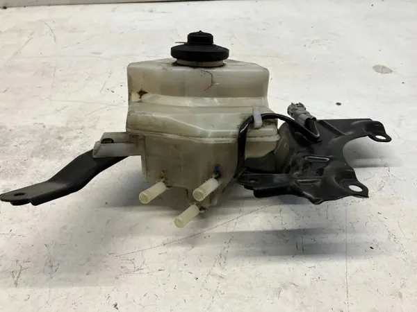 Bremsflüssigkeitsbehälter OYT21947 für Prius III image 4
