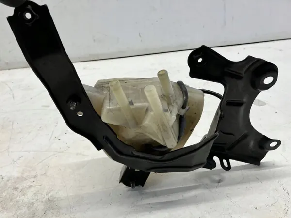 Bremsflüssigkeitsbehälter OYT21947 für Prius III image 5