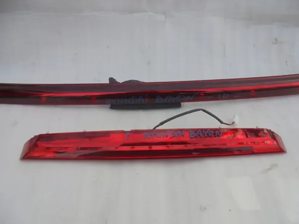 OEM 92409Q0500 bagagelucksreflektor för Hyundai Bayon image 3