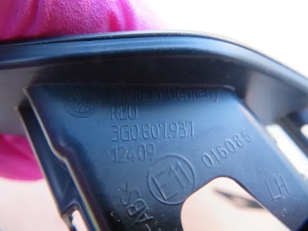 Washer Jet Cover Links VW Passat B8 2015-19 3G0807937 image 6