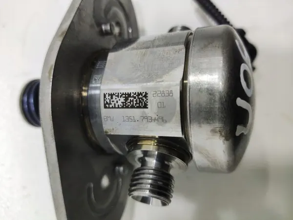 Einspritzpumpe OEM 7934496 BMW 2 Active Tourer image 5