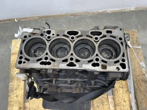 VW Passat B8 1.6 TDI Motorblock OEM MMAUTKO-28086-DCX image 3