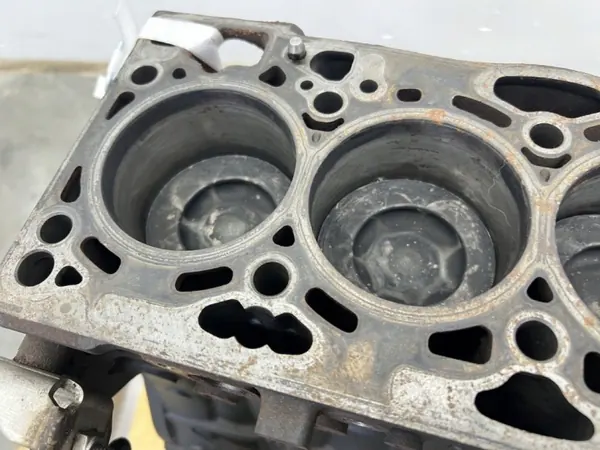 VW Passat B8 1.6 TDI Motorblock OEM MMAUTKO-28086-DCX image 6