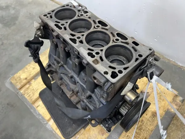 VW Passat B8 1.6 TDI Motorblock OEM MMAUTKO-28086-DCX image 7