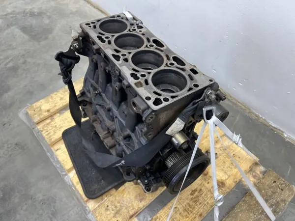 VW Passat B8 1.6 TDI Motorblock OEM MMAUTKO-28086-DCX image 8