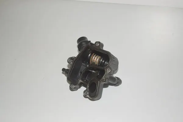 Termostato BMW 5 Touring 2.0L 2019 11538581627 image 4