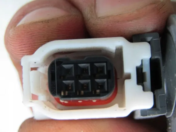 Batterie Mazda BDMC-67ZB3-F 10Ah d'occasion OEM image 8