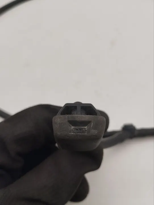 Tuyau de liquide de lave-glace Maserati GRAN TURISMO 2008 OEM 215396 image 2