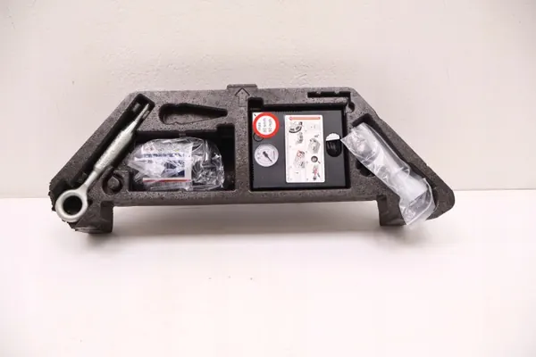 Insertion coffre Volvo XC40 OEM acm6790 - Styrofoam outils image 2