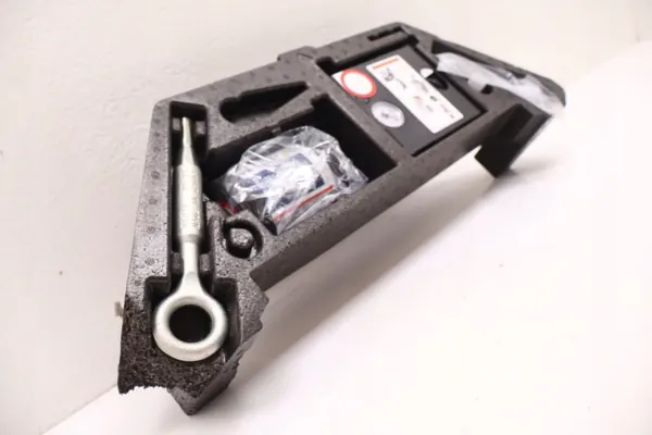 Insertion coffre Volvo XC40 OEM acm6790 - Styrofoam outils image 3