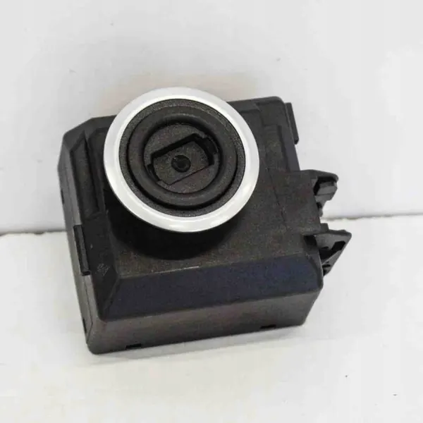 Pieza usada Mercedes-Benz GLA X156 OEM A2469057503 image 2