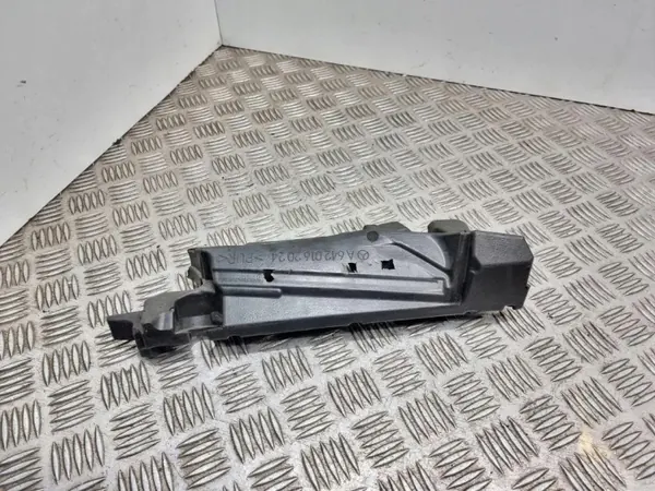 Moottoritilan osat OEM A6420162024 Mercedes-Benzille image 4