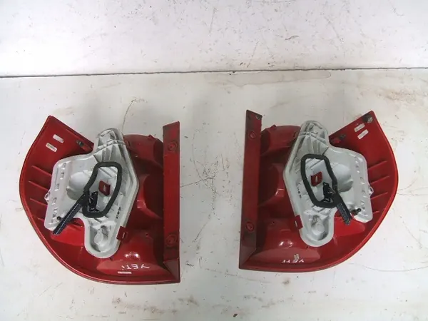SKODA YETI Luz Trasera Izquierda Derecha Europa 5L0945112 5L0945111 image 3