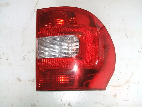 SKODA YETI Luz Trasera Izquierda Derecha Europa 5L0945112 5L0945111 image 7