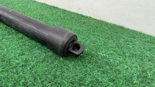 VOLVO XC60 II 2017+ Bakluckgasdämpare 32227614 image 2