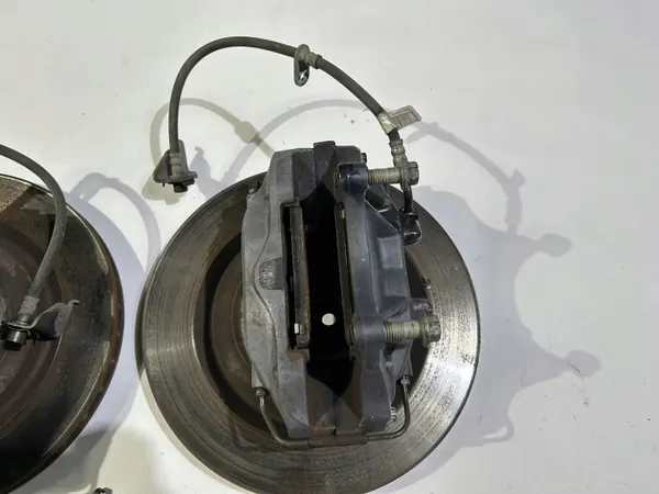 Discos e pinças de travão OEM 554214748 Camaro SS image 6