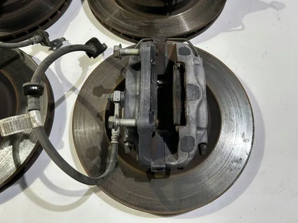 Discos e pinças de travão OEM 554214748 Camaro SS image 9