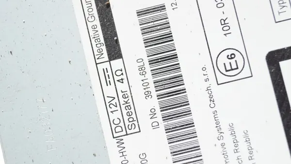 Radio CD d'origine Suzuki Swift MK7 OEM 39101-68L00 image 3
