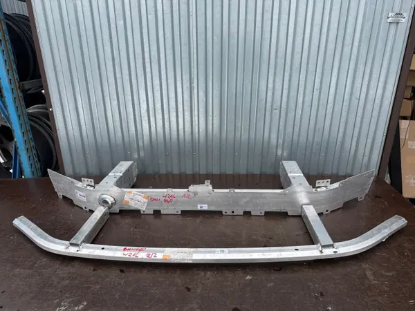 Viga do para-choques dianteiro OEM 5A02FB0/5A02FA9 BMW 5 G60 image 2