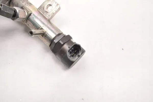 OEM 55188056 Rail d'injection pour Opel Signum 1.9 CDTI image 5
