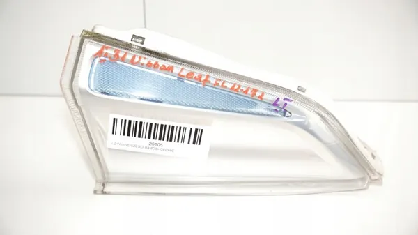 Clignotant droit OEM 371118066 pour Nissan Leaf 2012-2017 image 2