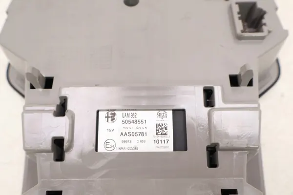 Luz de techo Alfa Romeo Giulia OEM 50548551 image 7