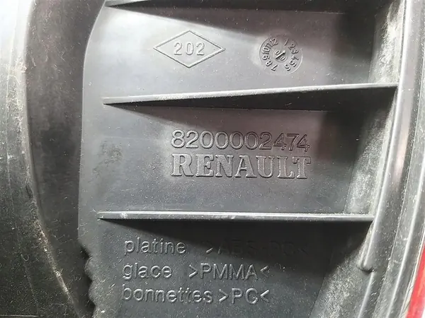 Lámpara trasera derecha Renault Laguna II Hatchback 2001-2005 OEM image 3