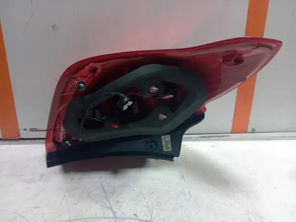 OPEL MOKKA Luz Trasera Derecha OE 42558889 image 6