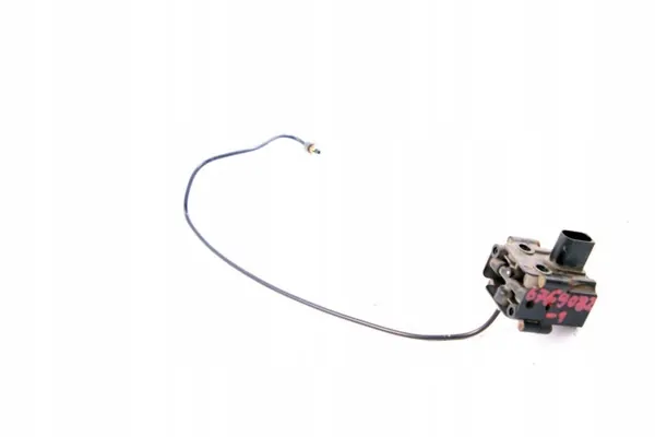 Soupape d'actionneur compresseur BMW E61 OEM 6769082 image 8