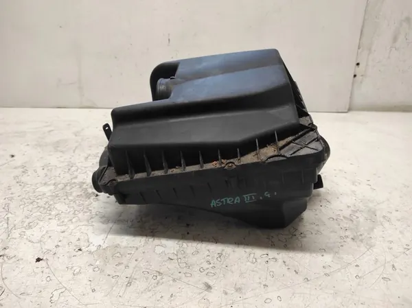 OPEL ASTRA H 3 III 04-1.6 Carcaça do Filtro de Ar 55353465 image 2