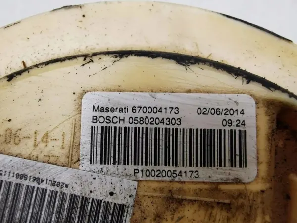 Bomba de combustível Maserati OEM 0580204303 - Usado image 8