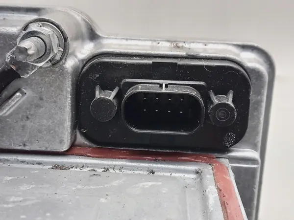 Onduleur Polestar 2 OEM 32352952 - État Utilisé image 5