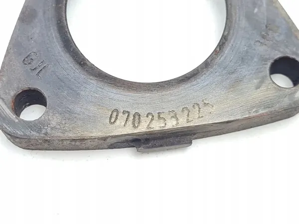 2008 Volkswagen Transporter - Caravelle T5 Auspuffschelle 070253225 image 3