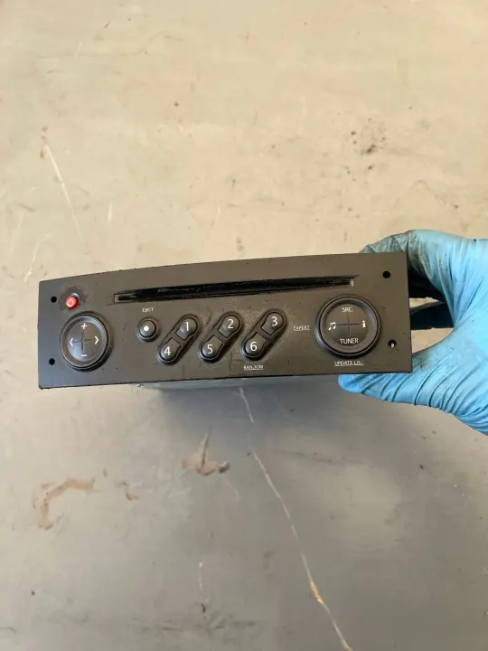 Rádio Renault Scenic II OEM 8200367490 - Usado image 2