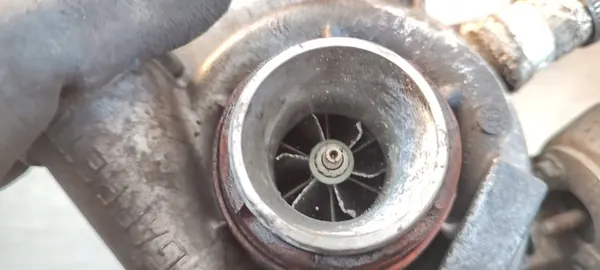 Turbocompresor Peugeot 308 4008 508 Citroen DS3 C4 1.6 HDI 9660493580 image 4