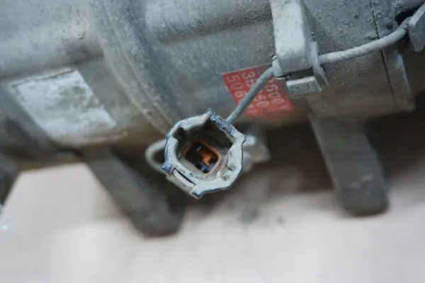 Nissan OE Airco Compressor PATROL Y61 3.0 Di image 4