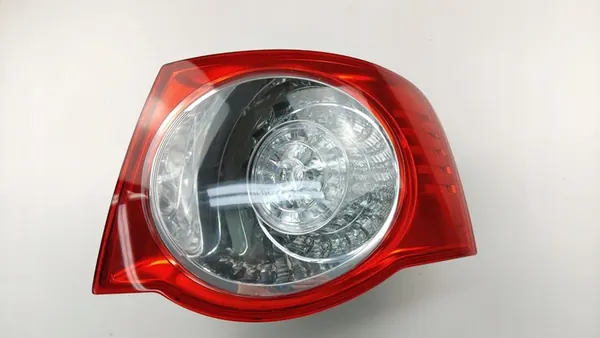 Höger Baklykta VW Jetta V 1K5945096M image 4