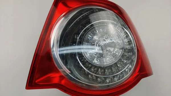 Höger Baklykta VW Jetta V 1K5945096M image 5