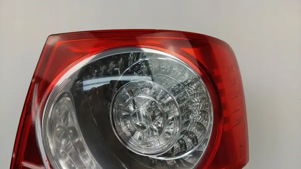 Höger Baklykta VW Jetta V 1K5945096M image 7