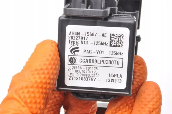 Avain Volvo XC60 I Farmari OEM 30659639 30659607 image 7